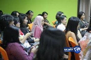 إندونيسيا : استبدال السكرتيرات الجميلات برجال!