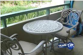 تتعرى أمام جارها ليتمكن زوجها من سرقة منزله