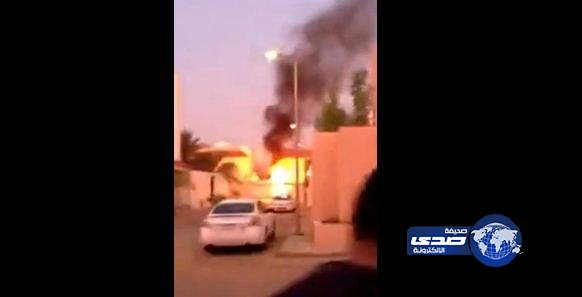 بالفيديو.. مغردون يتداولون مشاهد يزعمون انها حرق لمنزل خالد سامي نصرة للشيخ العريفي