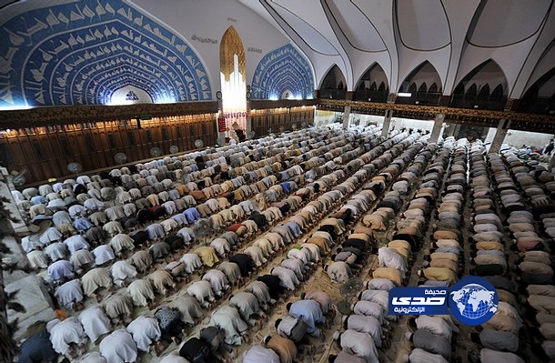 صلاة التراويح في أحد مساجد باكستان