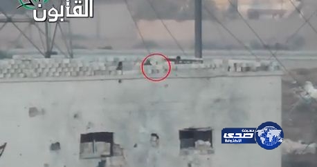 فيديو..أغبى رامي قاذفات يفجر زملاءه في كتائب الأسد