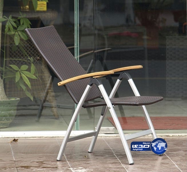 فرقة إطفاء تنقذ مُسنه علقت في كرسي “قابل للطي”