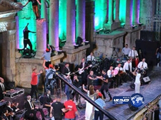 “معجب” يحول حفل نانسي عجرم إلى مأساة ..!