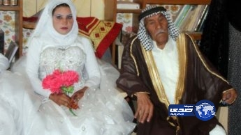 عراقي عمره 92 عاما يتزوج مع اثنين من أحفاده في ليلة واحدة