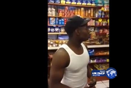 بالفيديو.. شاب أميركي يتلو القرآن بصوت رائع