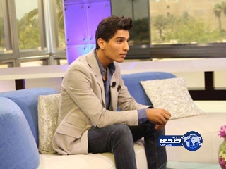 عساف يكشف سر حمله للهاتف في كل دقيقه من برنامج “عرب آيدول”