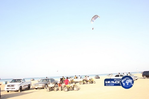 الطيران الشراعي “يخطف الأضواء” في مهرجان ينبع