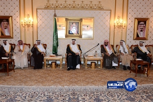 أمير عسير يستطلع آراء المواطنين في الخدمات المقدمة بالمنطقة