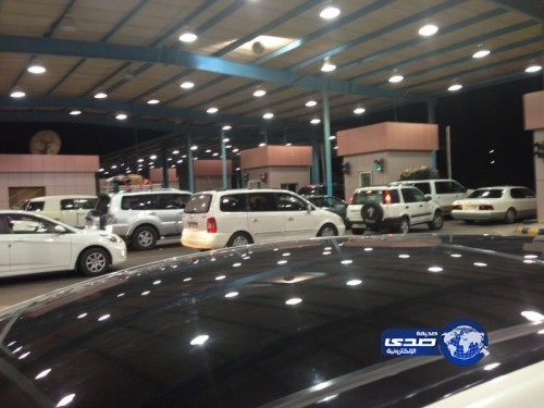 تعطل نظام الجوازات يكدس المسافرين بـ “منفذ الحديثة”