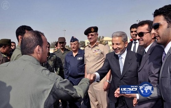 بالصور – قطان يستقبل قوافل المساعدات الطبية السعودية لمصر