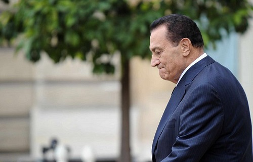 مبارك يصل إلى مقر إقامته الجبرية