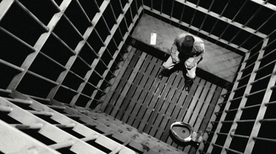 85 % من النساء و35% من الرجال يغتصبون في سجون إيران