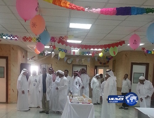 “شهار الطائف” يعايد نزلاءه بـ”غداء جماعي”