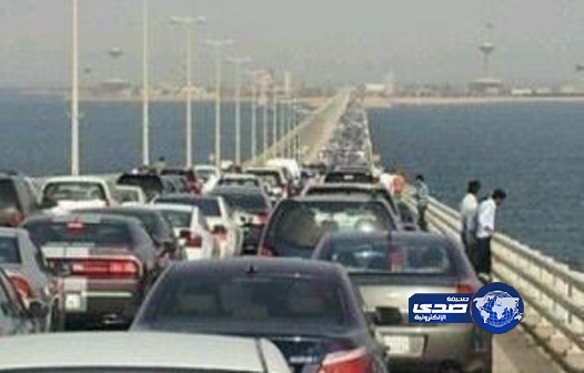 عطل في نظام جوازات جسر الملك فهد يؤخر المسافرين ساعتين