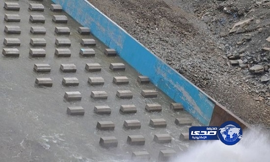 مياه جازان تفتح بوابات سد بيش لري الأراضي الزراعية