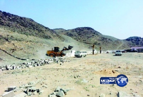 المخالفين يتصدون بالحجارة لمراقبي لجنة التعديات بمكة