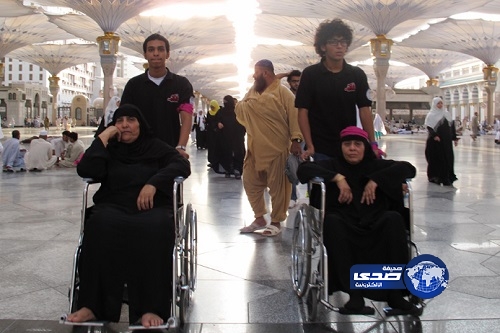 رحلة إيمانية لمسنات بر جدة لزيارة المسجد النبوي بالمدينة المنورة