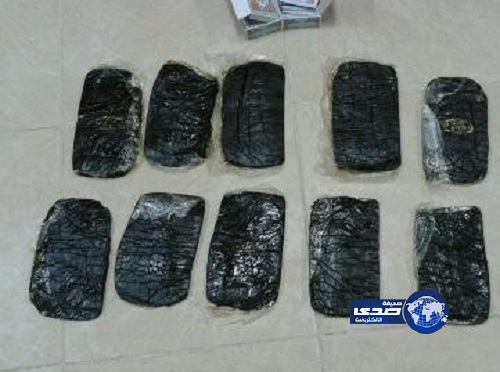 أمن طرق حائل يقبض على أربعيني بحوزته 14 كيلوجرام من الحشيش
