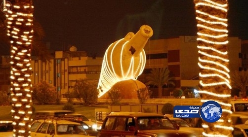 أمانة العاصمة المقدسة تنفذ أعمال الزينة والمجسمات الجمالية المضيئة في الشوارع
