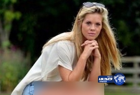 أجبرت على خلع ملابسها لعدم احتشامها