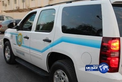 إصابة شاب وفتاة بعد توقيف سيارتهما من قبل الهيئة