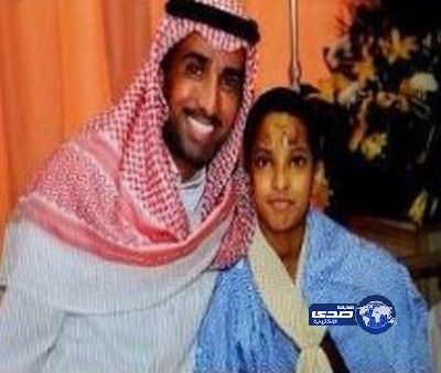 فايز المالكي يتبرع بـ “بنتلي” الوليد لطفل فقد أسرته بحادث مروري