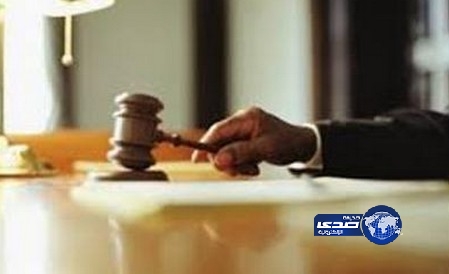 الحكم على امرأة مصرية خطفت طفليها بدفع 40 مليون دولار الى والدهما