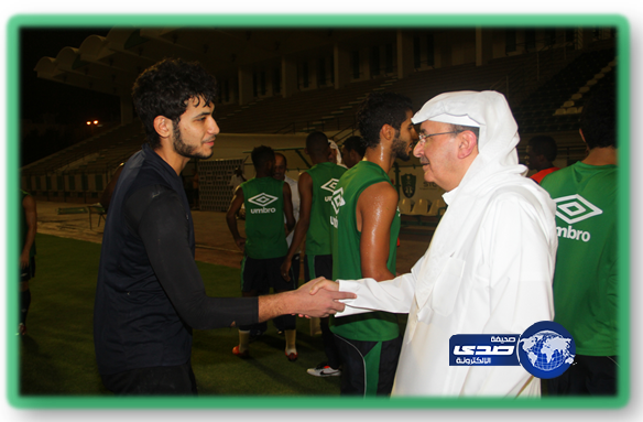 خالد بن عبدالله يحضر التمرين وفيكتور والفهمي في تدريبات الأهلي