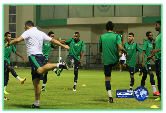 الأهلي يجري مرانه في الأكاديمية ويغادر عصر غد إلى الطائف
