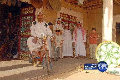 السوق الشعبي في المذنب يفتح أبوابه طيلة أيام عيد الفطر