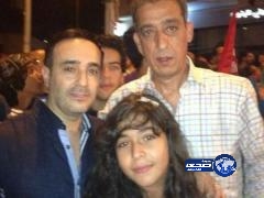 ظهور أبنة صابر الرباعي لأول مره .. وصابر يقف مع المتظاهرين