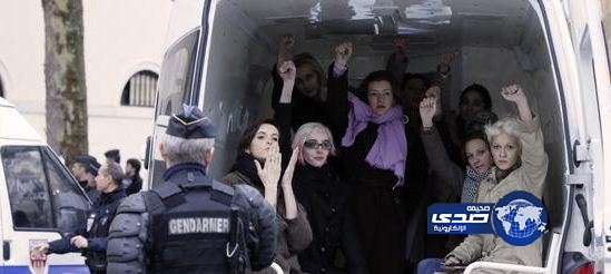 “عاريات الصدور” يغلقن مكتبهن بكييف