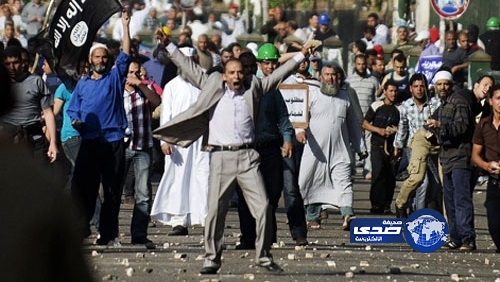 أنصار الرئيس المصري المعزول يحاصرون قسم شرطة الأزبكية