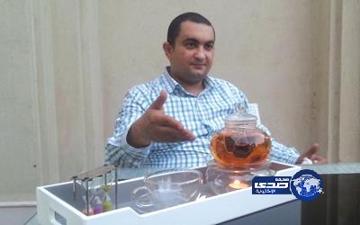 مقهى في دبي يقدم الشاي بالذهب