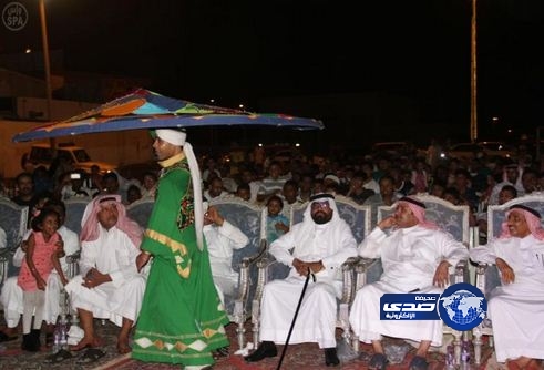 أهالي جيزان يودعون احتفال العيد بعروض الليزر