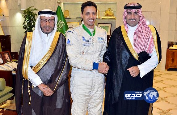 أمير الرياض بالنيابة يستقبل بطل الراليات الصحراوية ابن سعيدان