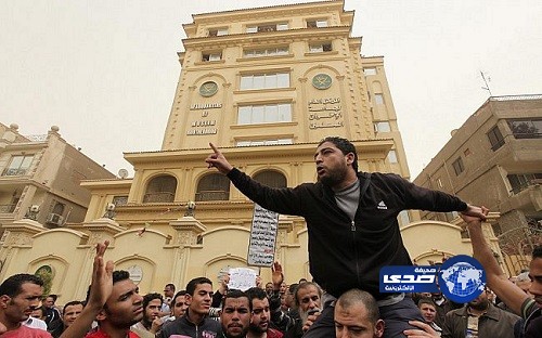 حظر جماعة الإخوان والتحفظ على مقراتها وأموالها