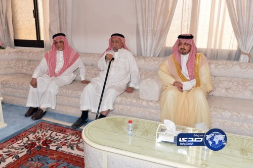 أمير عسير يعزي أسرة آل أبو ملحة في فقيدهم