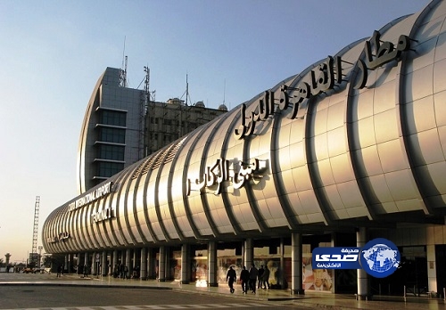 السلطات المصرية ترحّل 3 مراسلين تابعين لقناة الجزيرة الإنجليزية