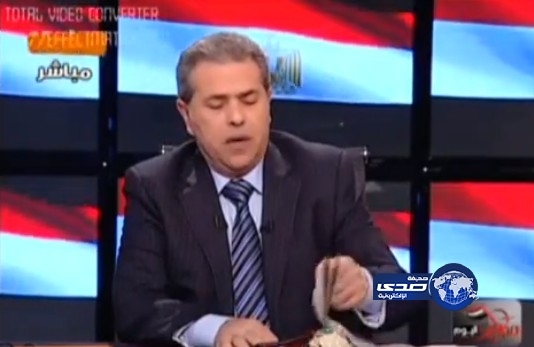 بالفيديو.. توفيق عكاشة يناشد المشاهدين شراء شامبو وكريم احد المعلنين