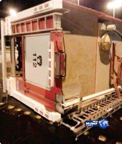 انقلاب سيارة إطفاء كانت في طريقها لإخماد حريق مركبة