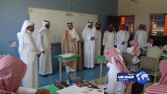 بالصور..محافظ أحد رفيدة يفاجئ عدد من المدارس بزيارة تفقدية
