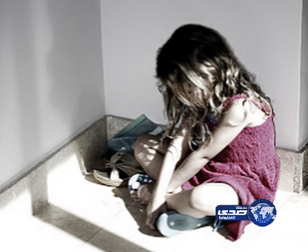 مغربي يطوف في الشارع بمغتصب شقيقته الصغيرة في الشارع عارياً قبل أن يسلمه للشرطة