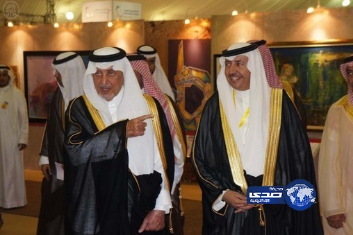 الفيصل يثني على جهود لجنة الفنون التشكيلية بسوق عكاظ