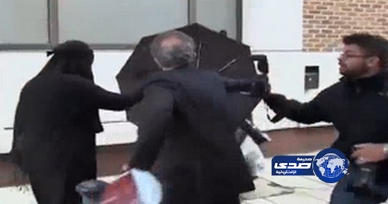 الشرطة البريطانية تنزع نقاب امرأة متهمة بسرقة أموال