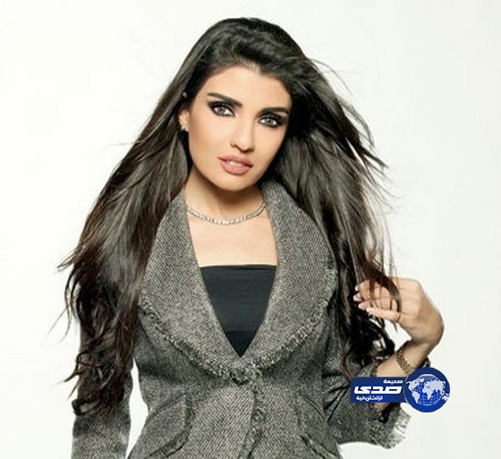 نادين البدير : لا أؤمن بالحجاب وأطالب بمحاكمة الإخوان والمتطرفين يراقبون تنانيري