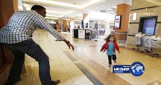 بالصور.. صومالي مسلم ينقذ عائلة أمريكية من الموت