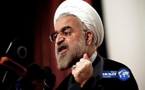 محتج يلقي بحذاء بإتجاه روحاني لدى عودته لطهران