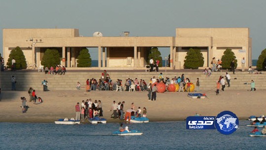 ظهور فتاة  بـ«البكيني» على البحر يستنفر قوات الأمن الكويتية