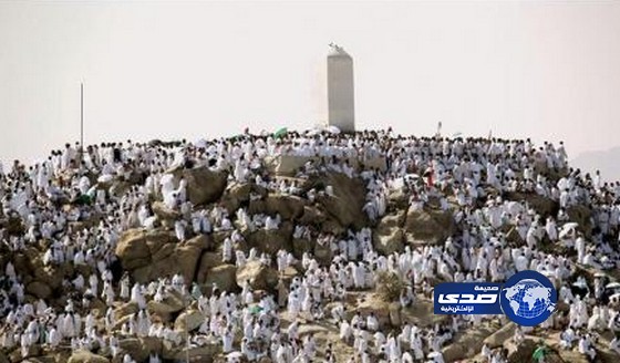 منتمون للإخوان يدعون لرفع نصف مليون شعار لـ «رابعة» في عرفات